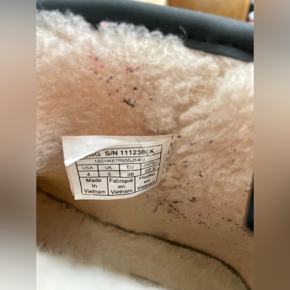 𝙲𝚕𝚊𝚜𝚜𝚒𝚌 𝙲𝚕𝚎𝚊𝚛 𝙼𝚒𝚗𝚒 𝚄𝚐𝚐𝚜 - Picture 7 of 8